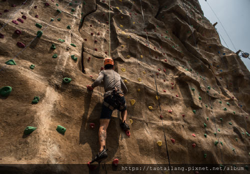 vananavahuahin-climbingwall.jpg