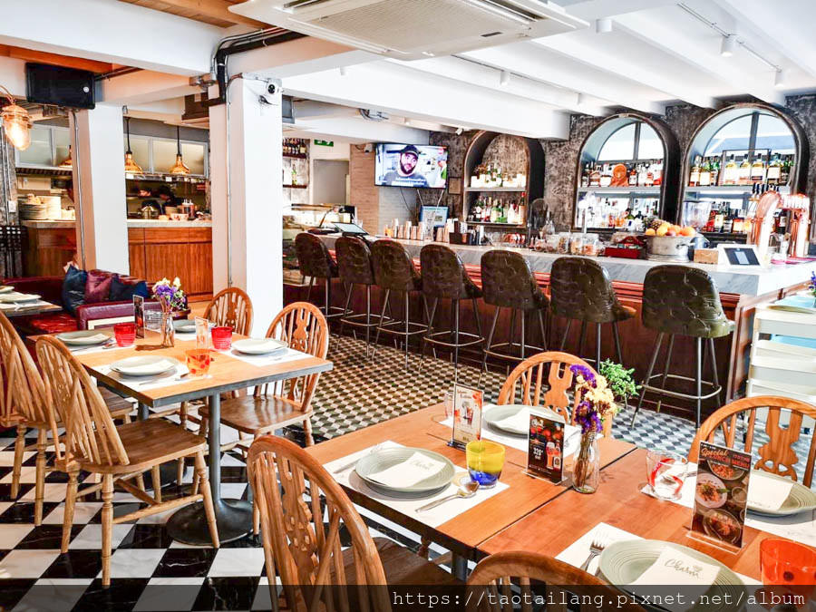 Charm Eatery and Bar Ratchakru_190417_0014.jpg
