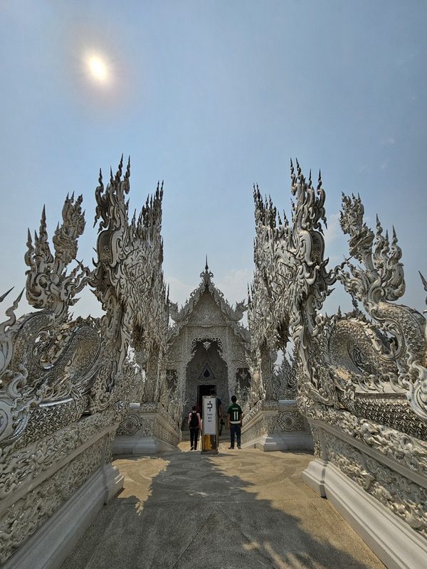 清萊龍昆寺白廟