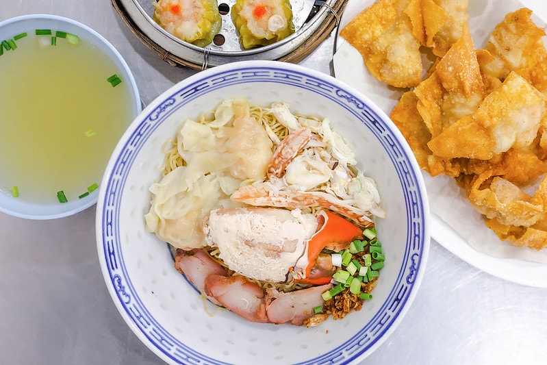 曼谷唐人街美食小吃有哪些?LISA取景拍攝現身曼谷唐人街! - 第6張圖 Odean Crab Wonton Noodle 興來飯店